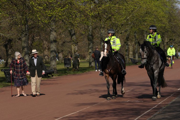 World in Photo : April 13, 2020