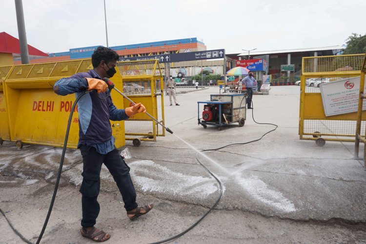 Sanitsation drive in New Delhi railway station complex