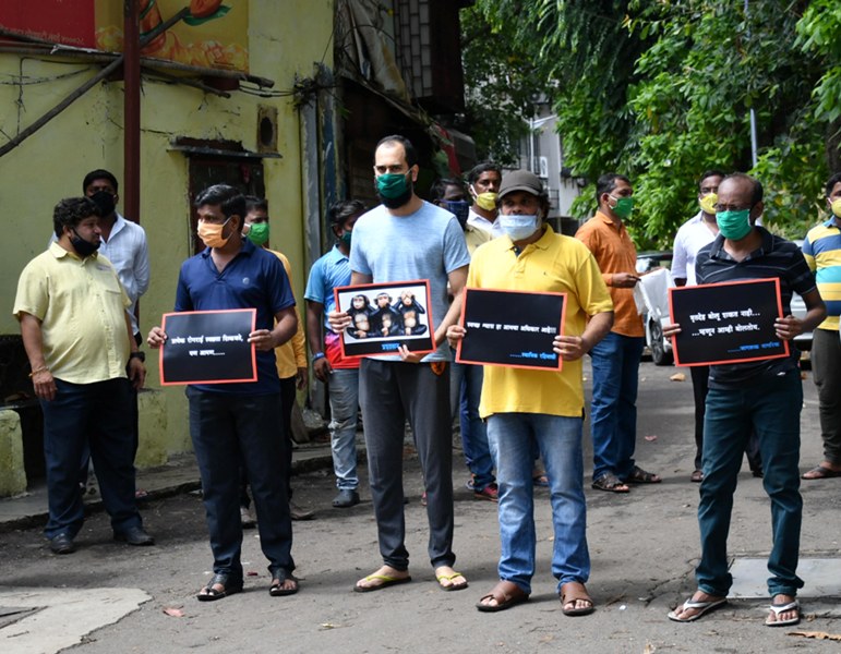 Protest against burning of Covid dead bodies in Mumbai