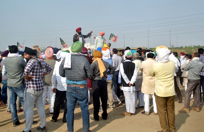 Farmers protest against Centre’s new farm laws