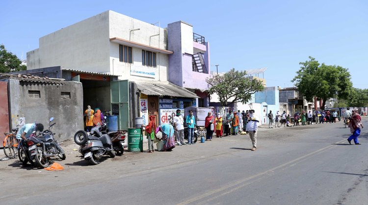 BPL ration card holders wait to receive free ration amid lockdown