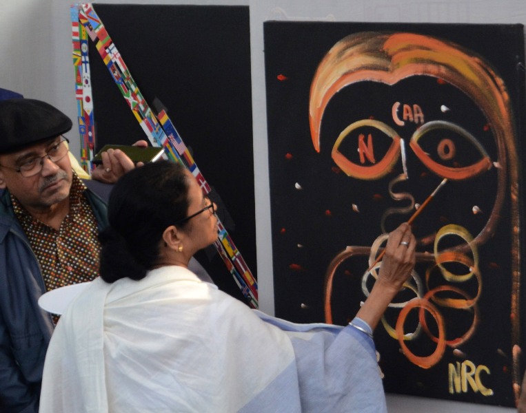 Mamata Banerjee uses canvas to protest against CAA-NRC