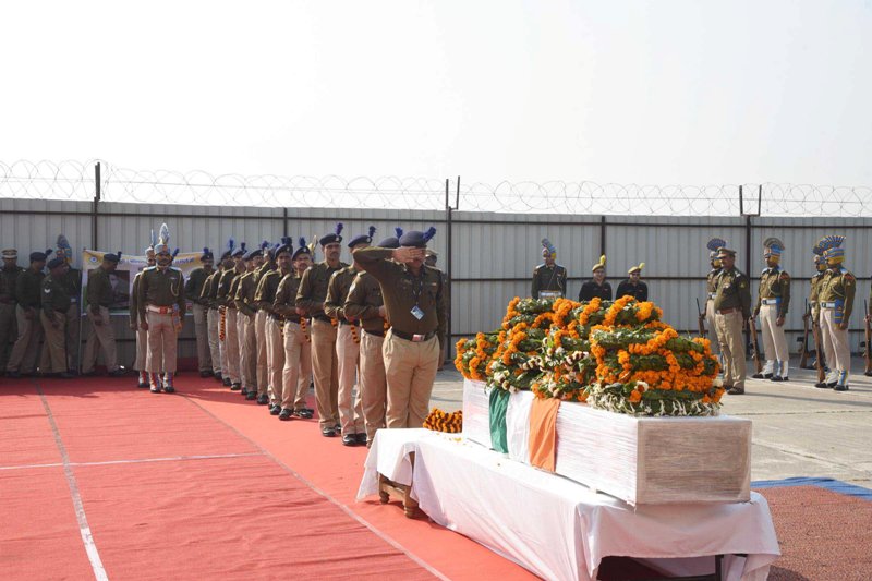 Bihar DGP Gupteshwar Pandey with CRPF officials in Kashmir