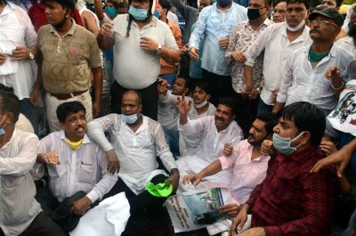Congress protests against farm bills in Kolkata