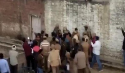 Farrukhabad hostage episode: Wife of captor succumbs, children rescued