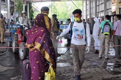 Migrant workers arrive by Shramik special train to West Bengal