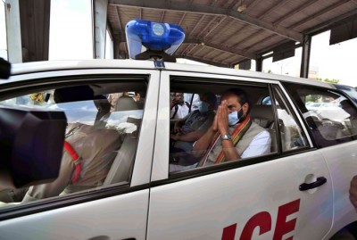 Telangana Congress President and MP Capt. Uttam taken into police custody