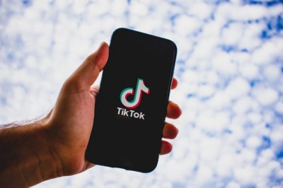 TikTok Social Networking Service to Exit Hong Kong Market Within Days - Reuters