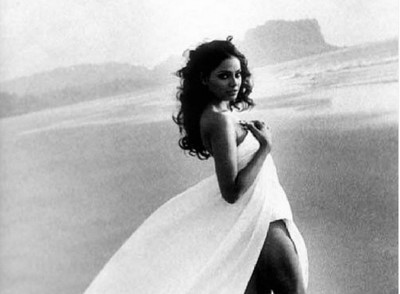 Bipasha Basu looks stunning in her Thursday throwback image 