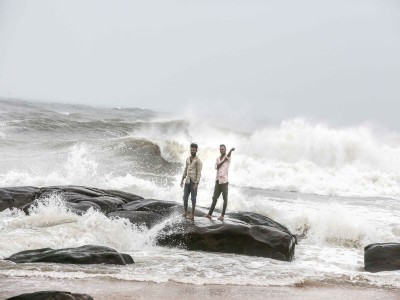 Cyclone Nivar : Heavy rains lash Chennai, suburbs, govt holiday tomorrow
