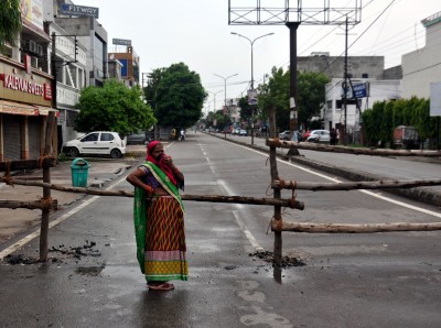 India's daily COVID-19 tally dips slightly, death toll touches 28084