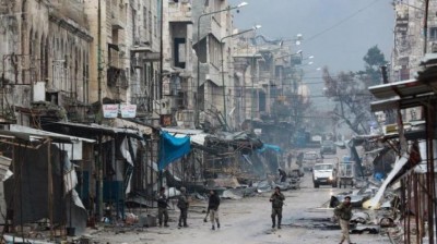 Syrian army gives rebels chance to surrender in Saraqeb city