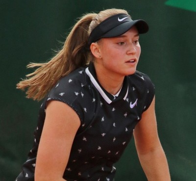 Australian Open champion Kenin loses opening match in Dubai