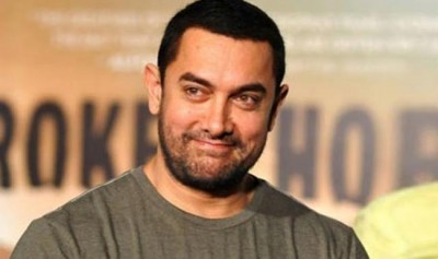 Aamir Khan lauds District Officials for Swachh Bharat Mission