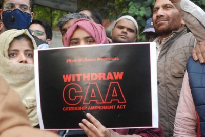 Supreme Court refuses to put stay on citizenship law, gives Centre four weeks to respond