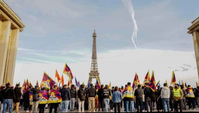 Human rights violations in China: Over 300 demonstrators protest in France