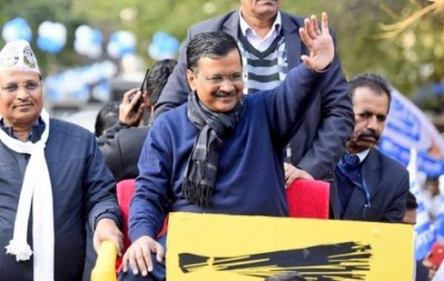 Mehbooba Mufti congratulate Kejriwal on his spectacular victory