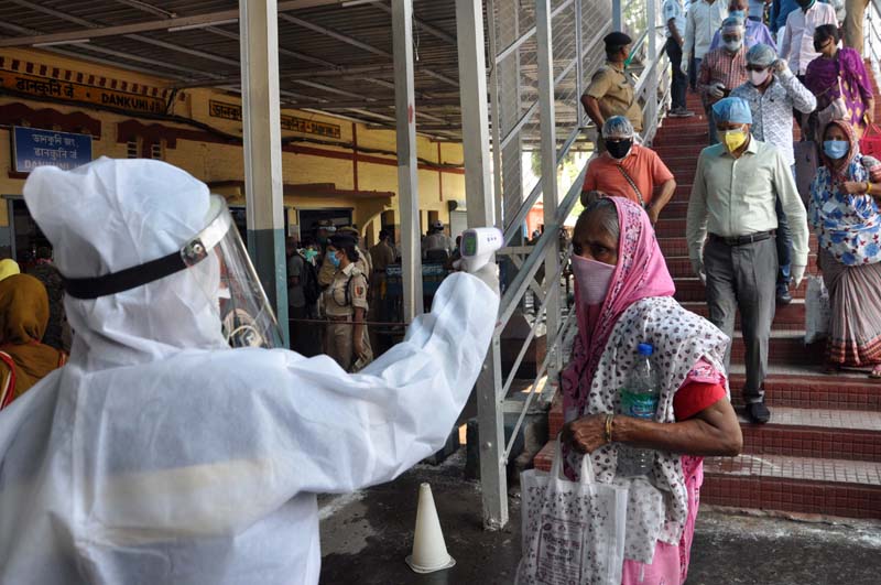 Migrant workers arrive by Shramik special train to West Bengal