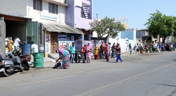 BPL ration card holders wait to receive free ration amid lockdown