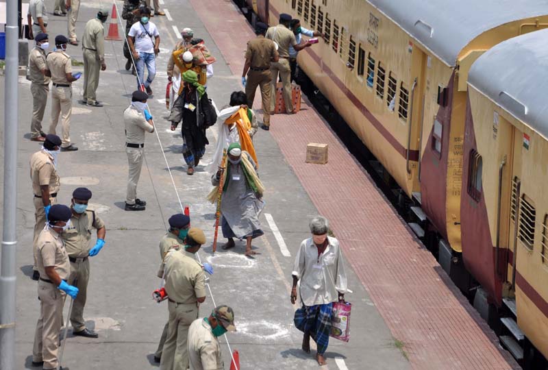 Migrant workers arrive by Shramik special train to West Bengal