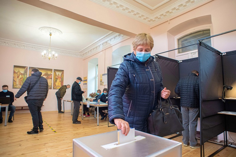 World in Photos : Oct. 11, 2020