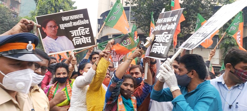 BJP MLA Captain Tamil Selvan protest in Mumbai against attack on party President J P Nadda's convoy in West Bengal