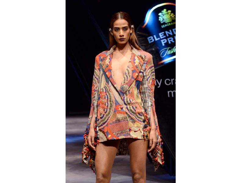 Arjun Kapoor, Janhvi Kapoor scorch ramp at Blenders Pride Fashion Tour