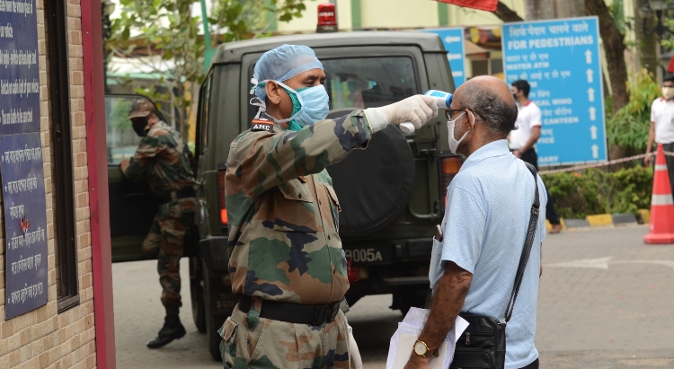 IAF pays tribute to corona warriors 