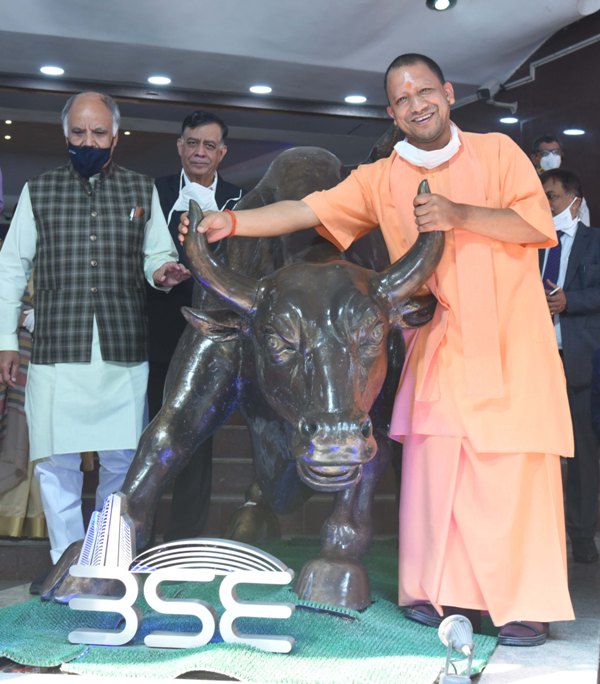 NCP leaders raise slogans outside Trident hotel against the Uttar Pradesh CM Yogi Adityanath