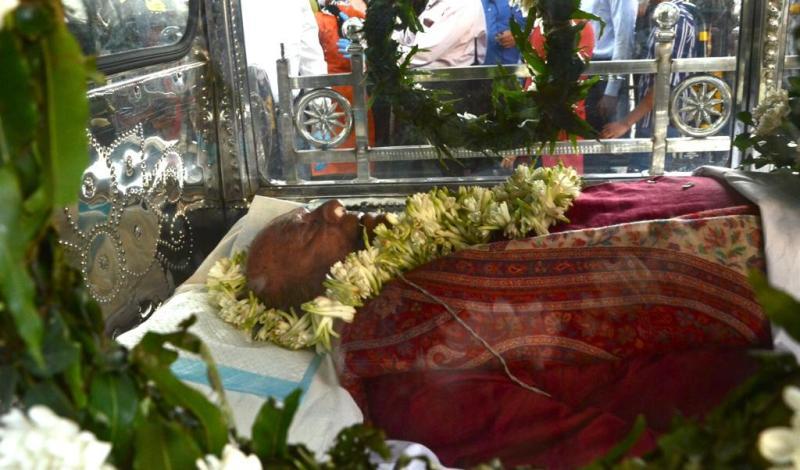 Soumitra Chatterjee passes away: His Last Journey In Images