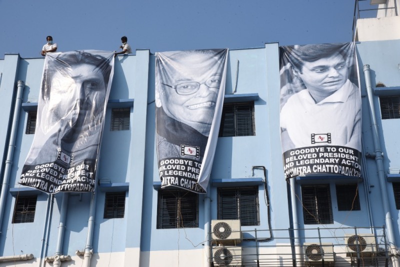 RIP Legend: Bengalis bid farwell to iconic actor Soumitra Chatterjee