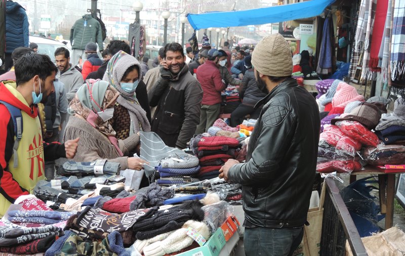 Fresh snowfall in Srinagar