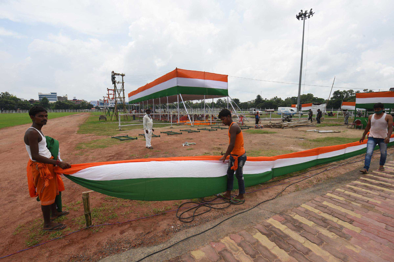 I-Day eve: Security personnel checking the Gandhi Maidan