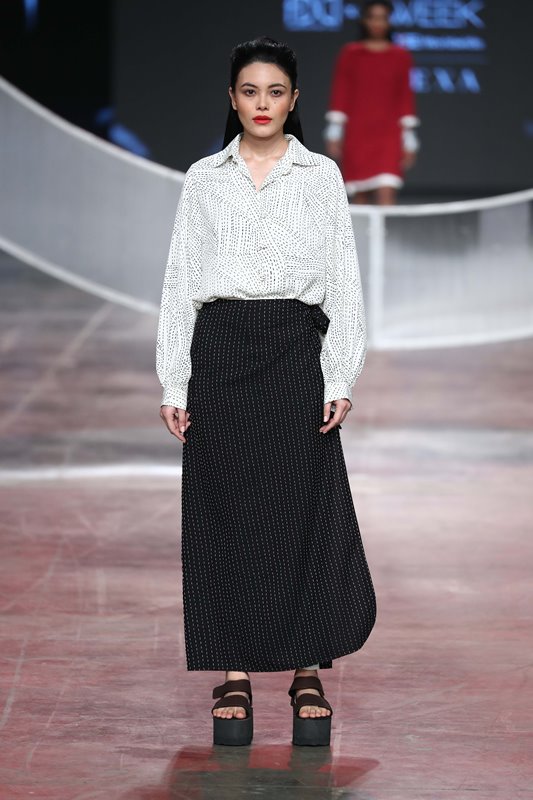 Lakme Fashion Week: Dia Mirza sets stage on fire