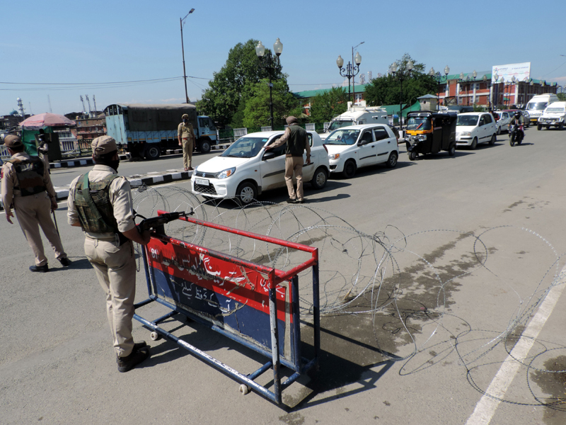 Kashmir lockdown: Roads wore deserted look