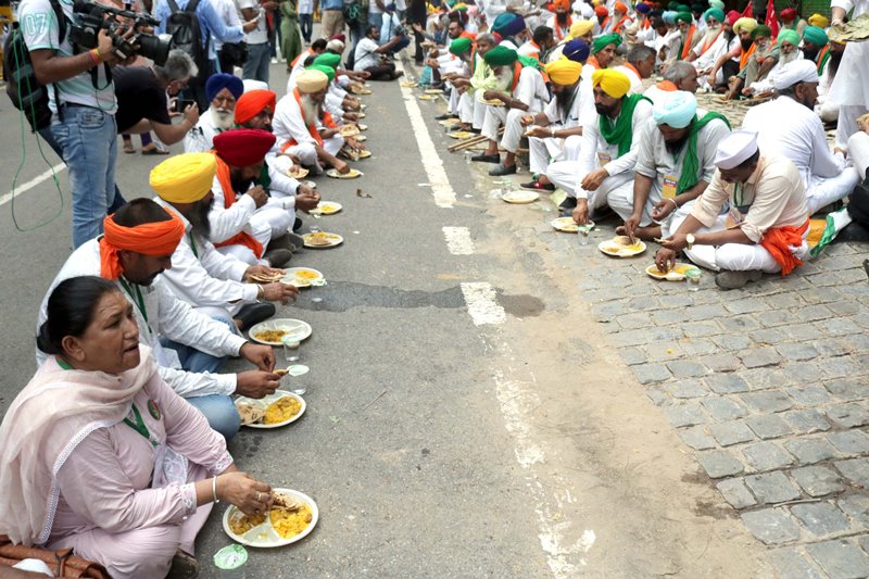 Farmers protest at Jantar Mantar