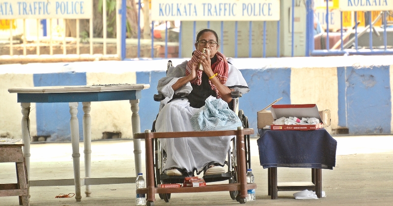 Mamata Banerjee holds dharna in Kolkata protesting EC ban on her poll campaign