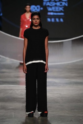 Lakme Fashion Week: Dia Mirza sets stage on fire