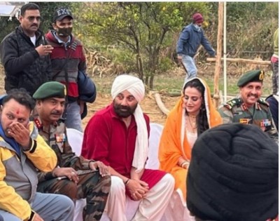 Sunny Deol, Ameesha Patel begin shooting for 'Gadar 2'