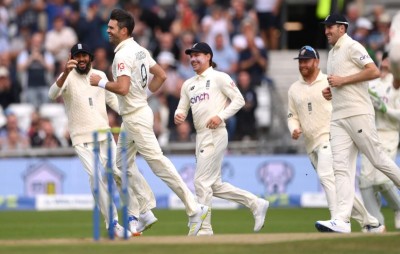 England dominate day one of third Test after Indian batting collapse