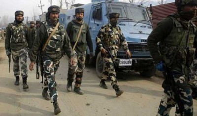 Kashmir: Encounter breaks out between militants, security forces in Shopian forest