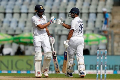2nd Test: India 111/3 at tea on day 1