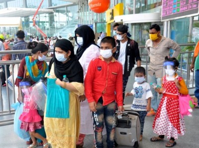 Fully vaccinated people no longer need to carry COVID negative report on arrival at Mumbai