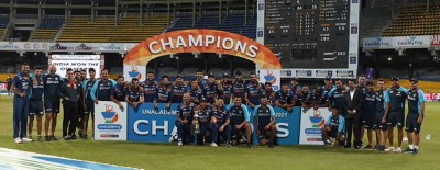 ODI: Sri Lanka defeats India in a rain affected match, India win the series 2-1