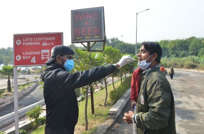 India's Omicron tally touches 653, Maharashtra tops chart