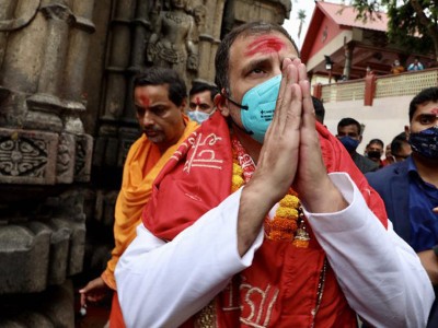 Congress leader Rahul Gandhi visits Kamakhya temple in Guwahati