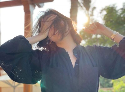 Anushka Sharma wants to get covered by 'sunlight' and 'good light'