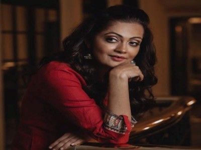 Actor and humanitarian Sheena Chohan setting shining example for India!