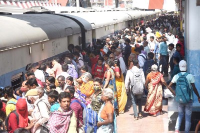 India reports 36,401 new COVID-19 cases in 24 hours