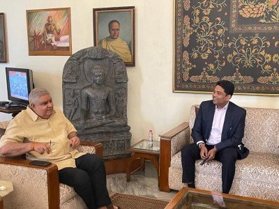 ASSOCHAM newly appointed chairman Ravi Agarwal meets WB Governor Jagdeep Dhankar